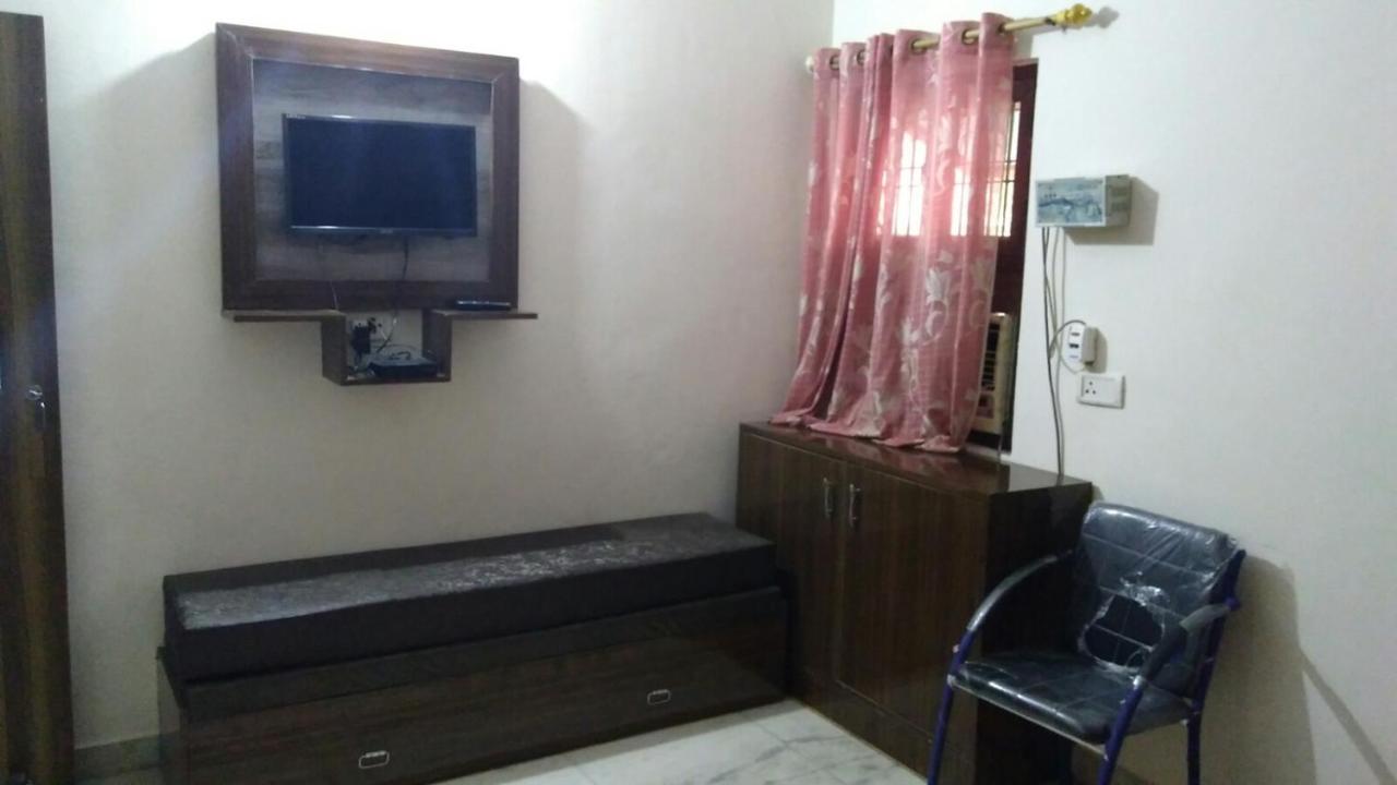Basil Inn Home Stay Walking Distance From Taj Mahal Agra Агра Екстер'єр фото